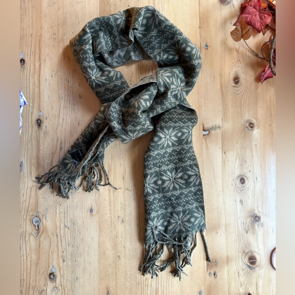 Softer Than Cashmere 64”x12” Nordic snowflake Patterned Fringe Scarf Green Taupe - Picture 2 of 8